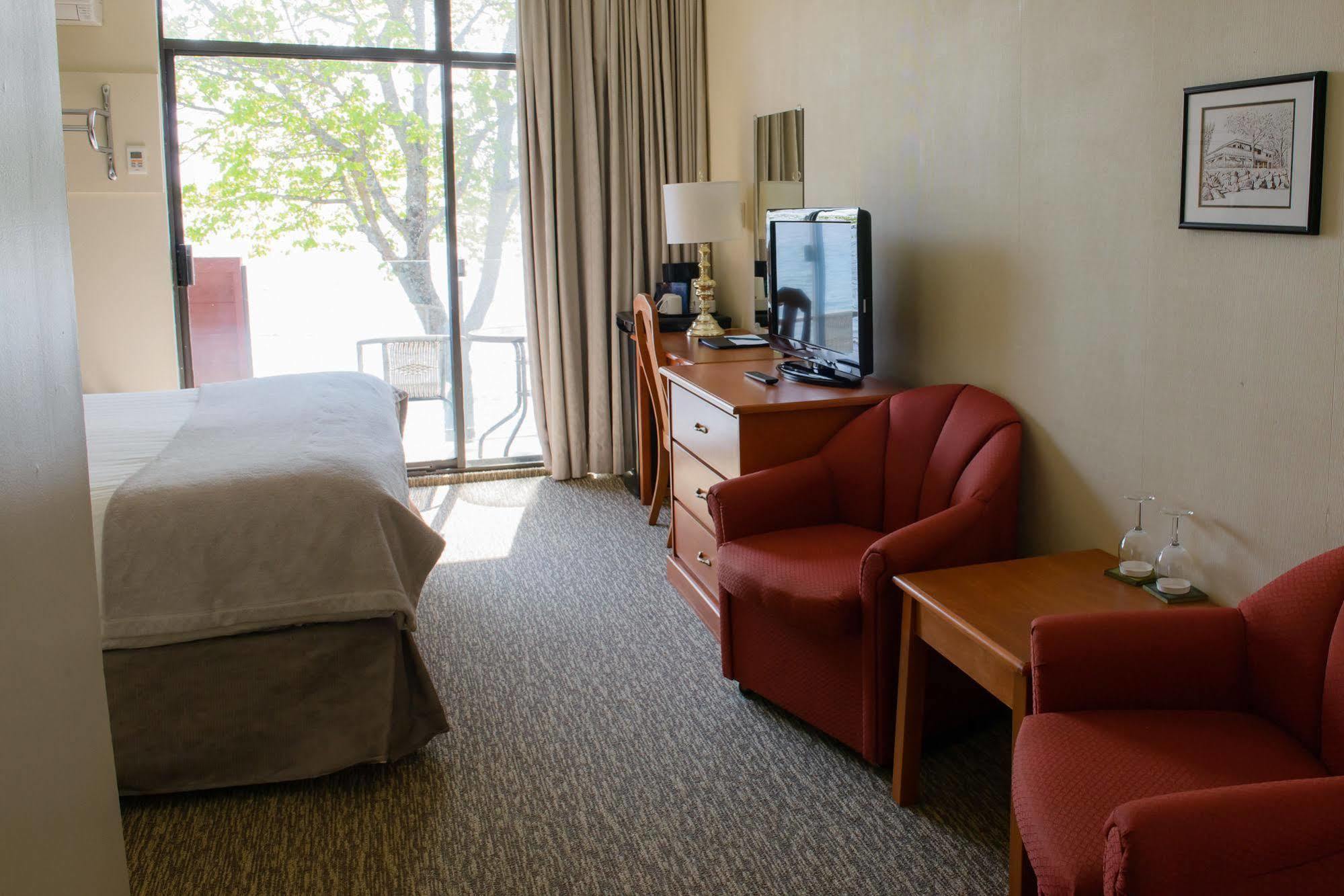 Driftwood Inn Sechelt Luaran gambar