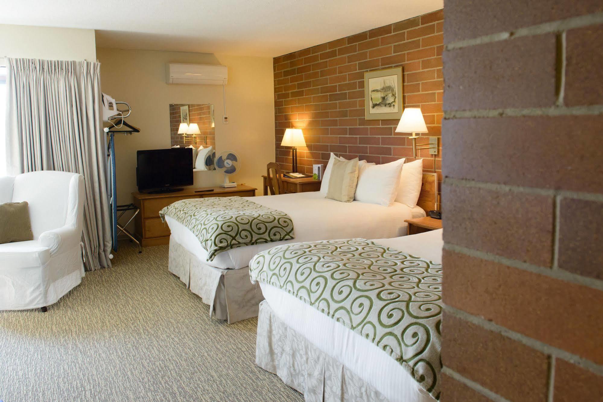 Driftwood Inn Sechelt Luaran gambar
