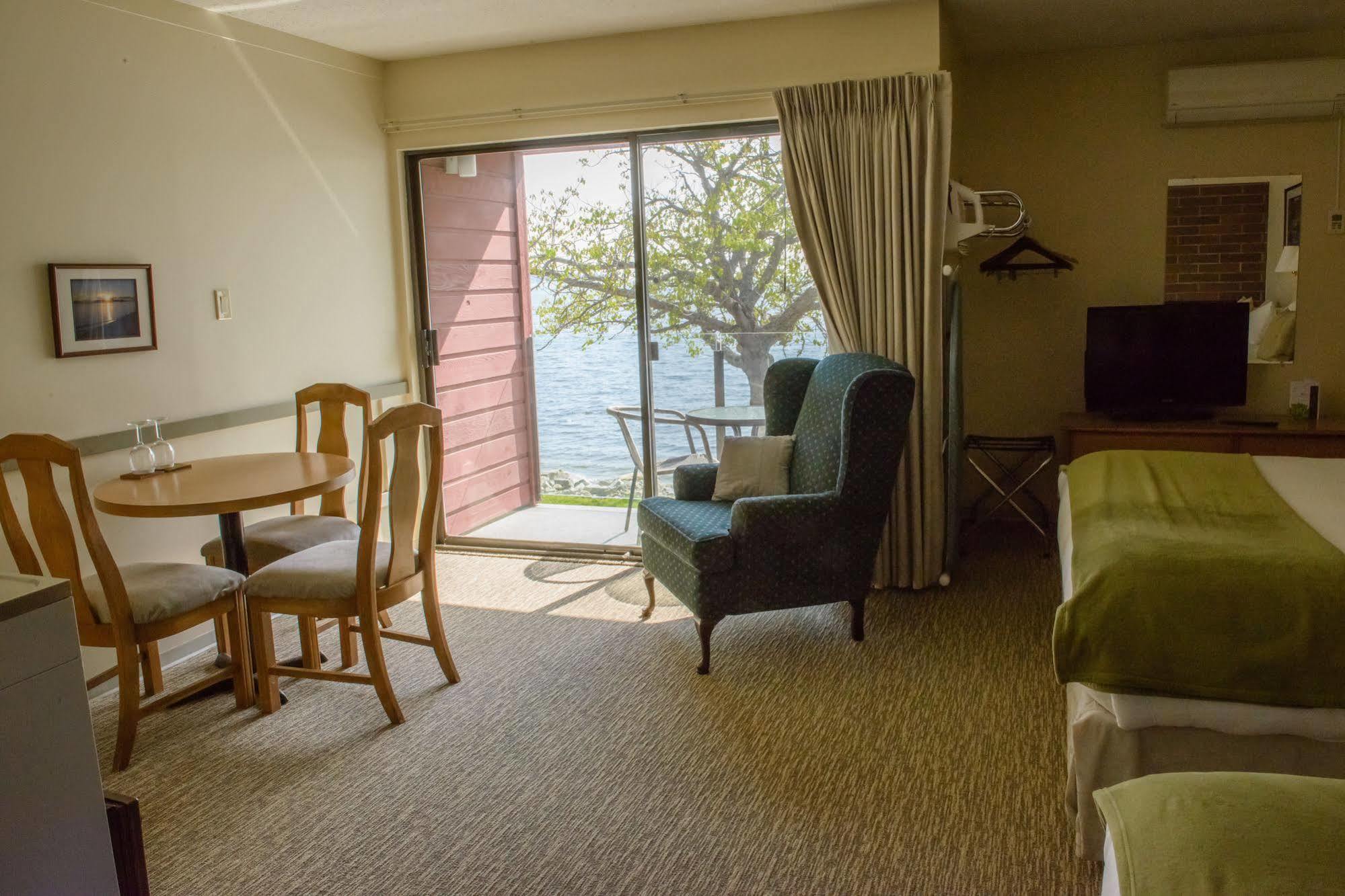 Driftwood Inn Sechelt Luaran gambar