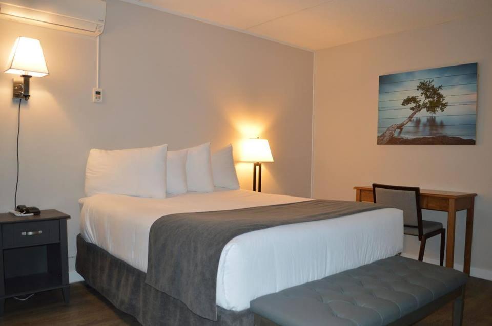 Driftwood Inn Sechelt Luaran gambar