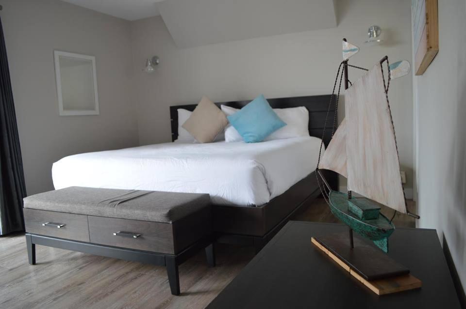 Driftwood Inn Sechelt Luaran gambar
